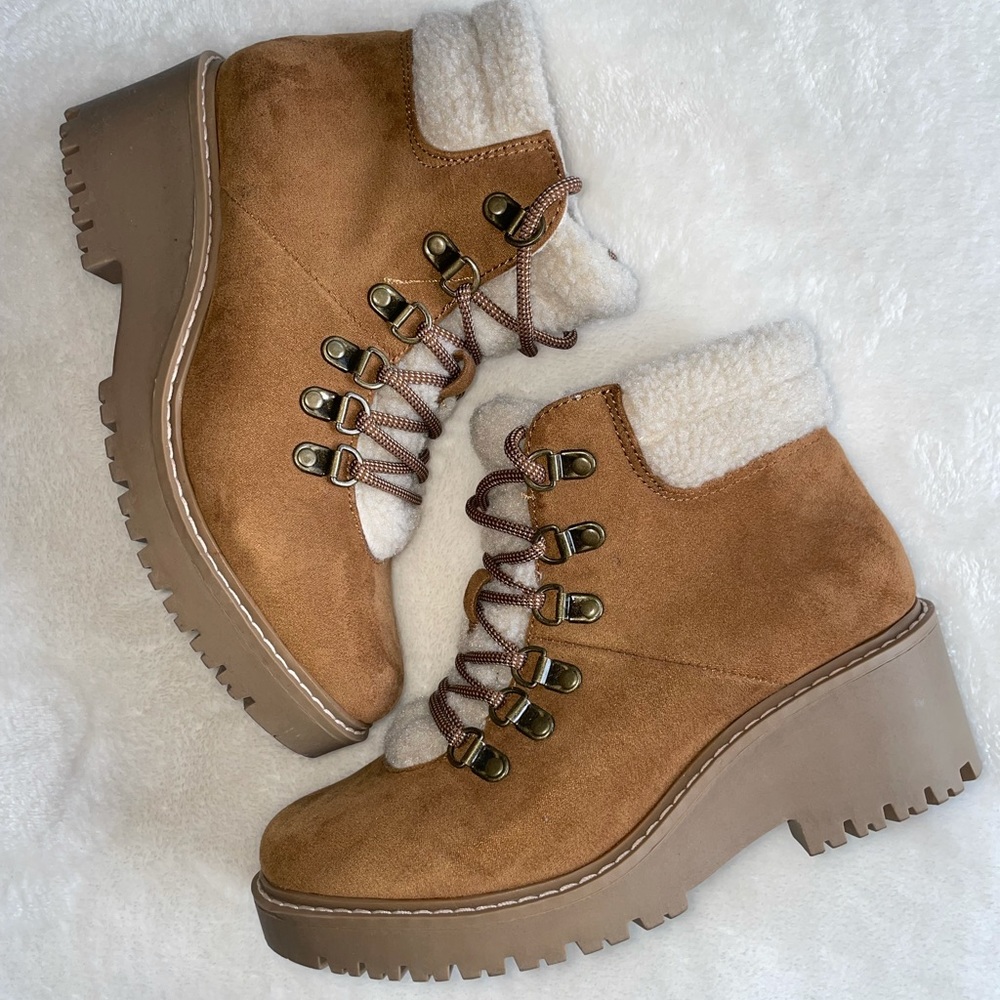 Cliff by White Mountain lace up booties